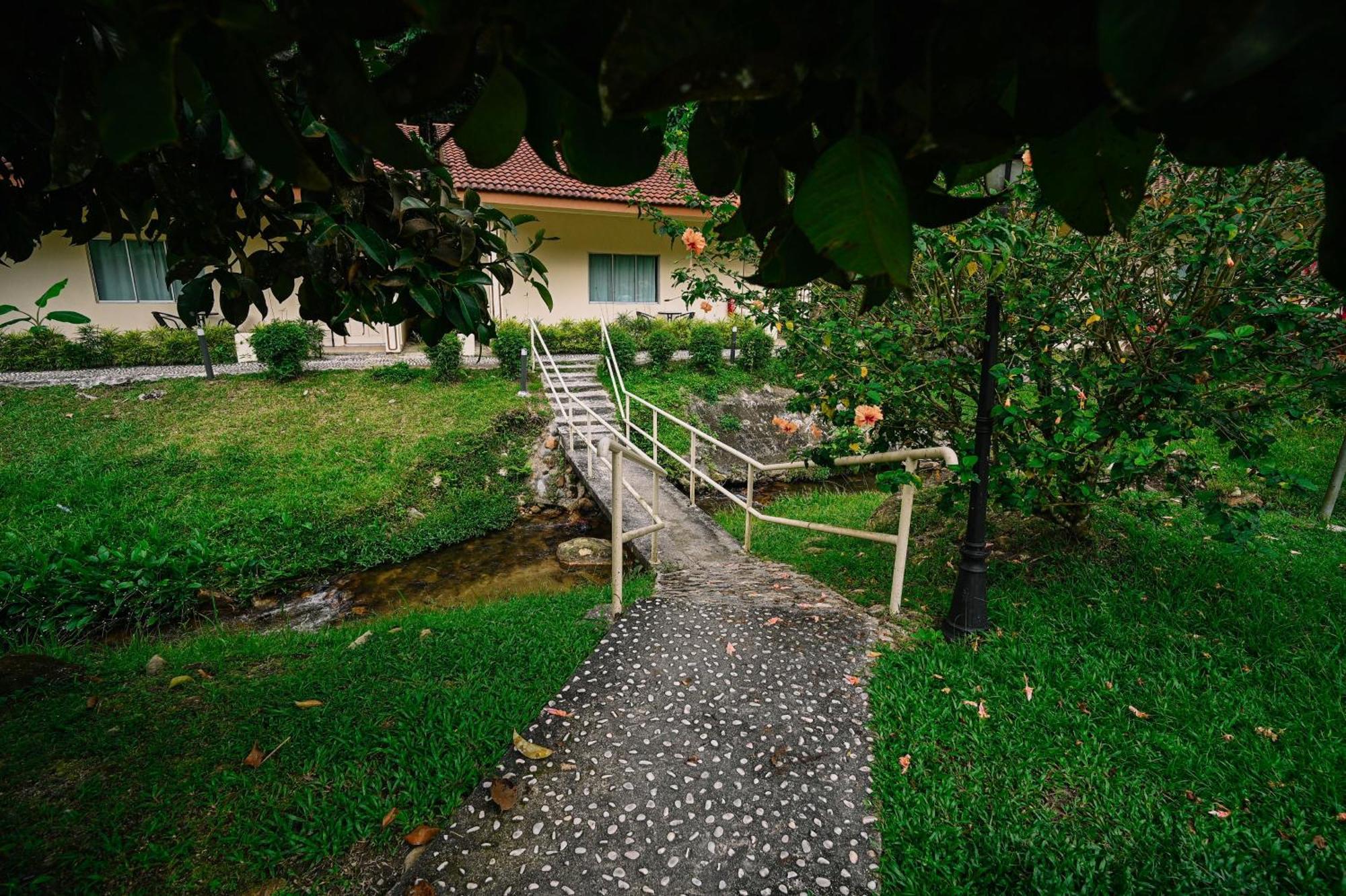 Lilla Rainforest Retreat - Hulu Langat Ngoại thất bức ảnh